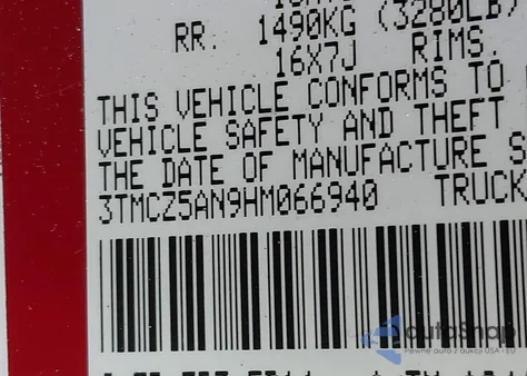 2017 Toyota Tacoma Sr V6 из США, поврежденный, VIN 3TMCZ5AN9HM066940